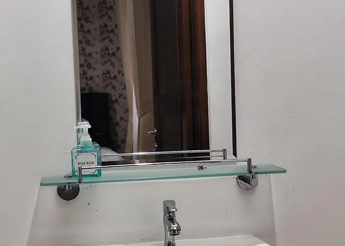 Royal Quiet 2br With Public Pool