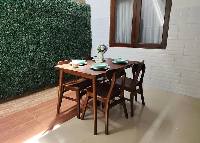 Royal Quiet 2br With Public Pool *